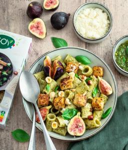 Tortiglioni-au-pesto-et-tofou-chèvre-figues