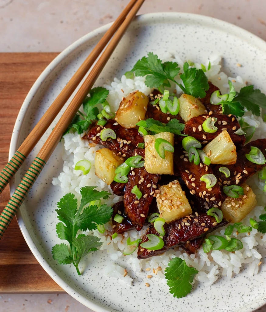 Tempeh sticky & ananas rôti