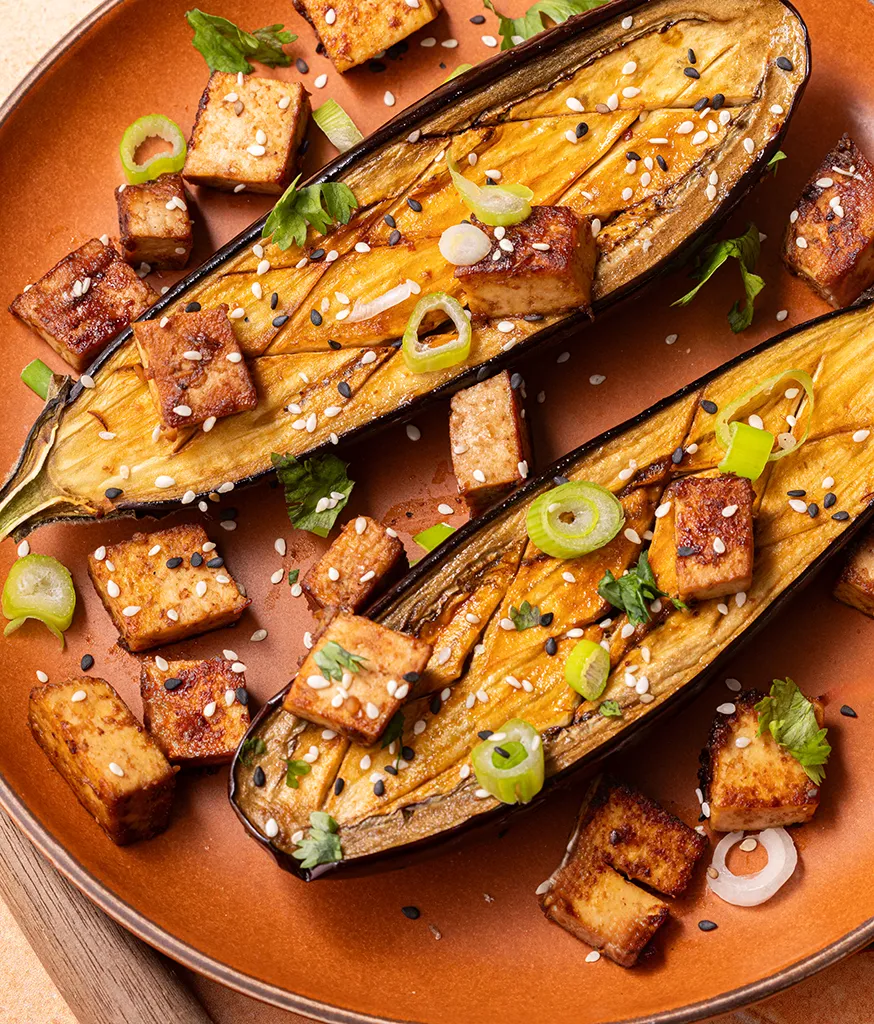 Aubergines rôties au miso et tofu croustillant