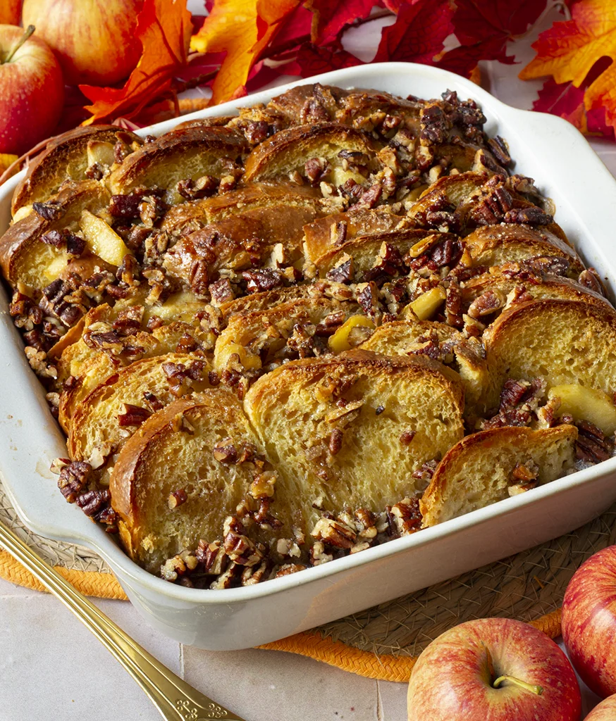 Tian de brioche aux pommes fondantes & noix de pécan